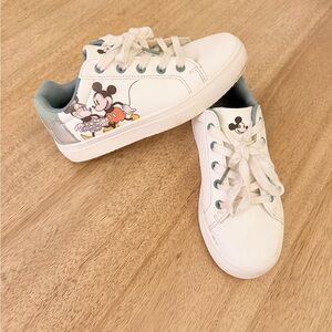 Disney MICKEY and FRIENDS White and Green Sneakers w/ Mickey Design Youth